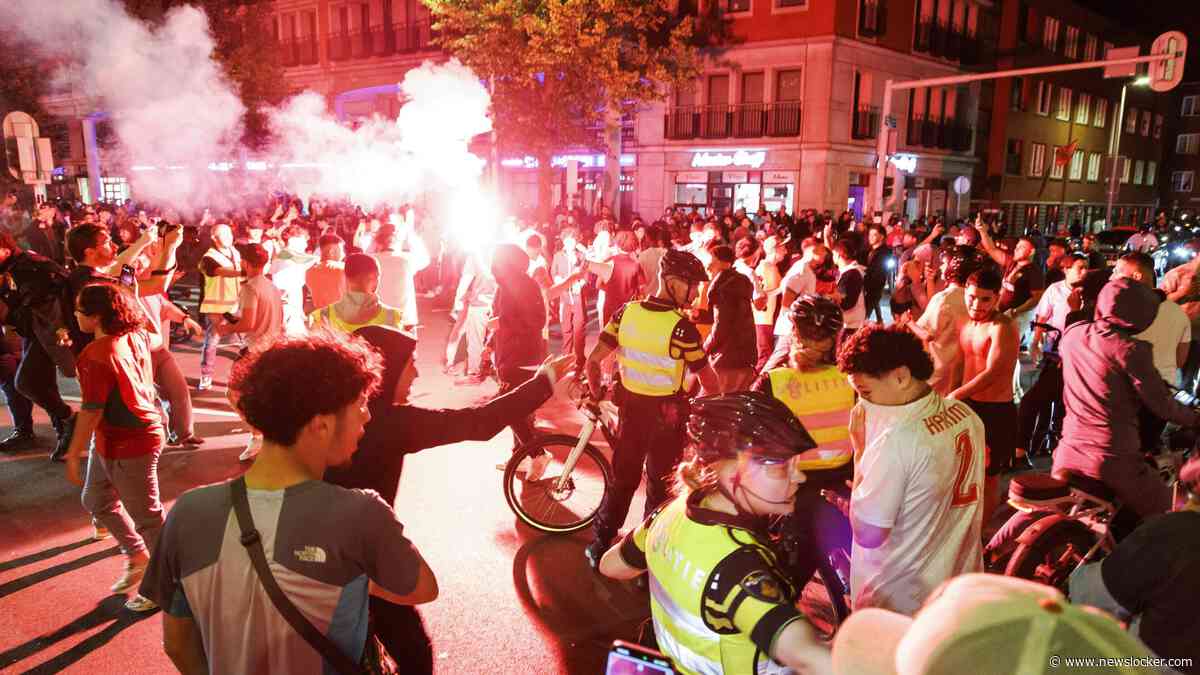 LIVE | Marokko-fans massaal de straten op in grote steden na WK-verlies, politie komt in actie