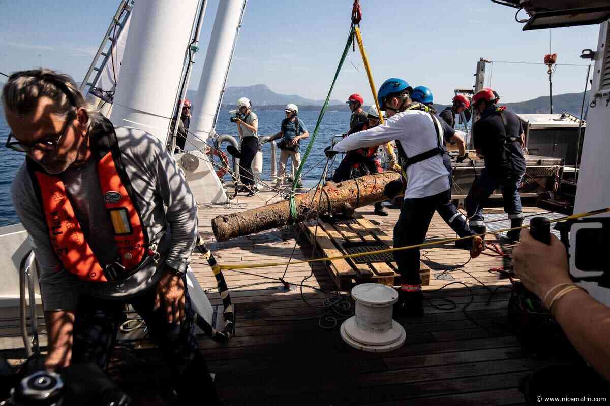 « C’est une pièce exceptionnelle » : un canon de l’épave de la Lune, gisant depuis 1664 au large de Toulon, a été remonté à la surface par une équipe d’archéologues