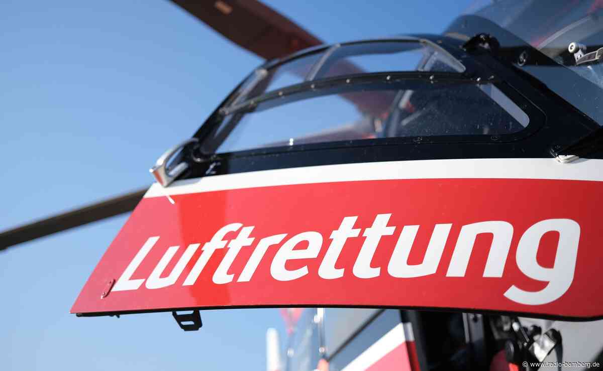 Kinder sichern Unfallstelle ab und weisen Feuerwehr den Weg