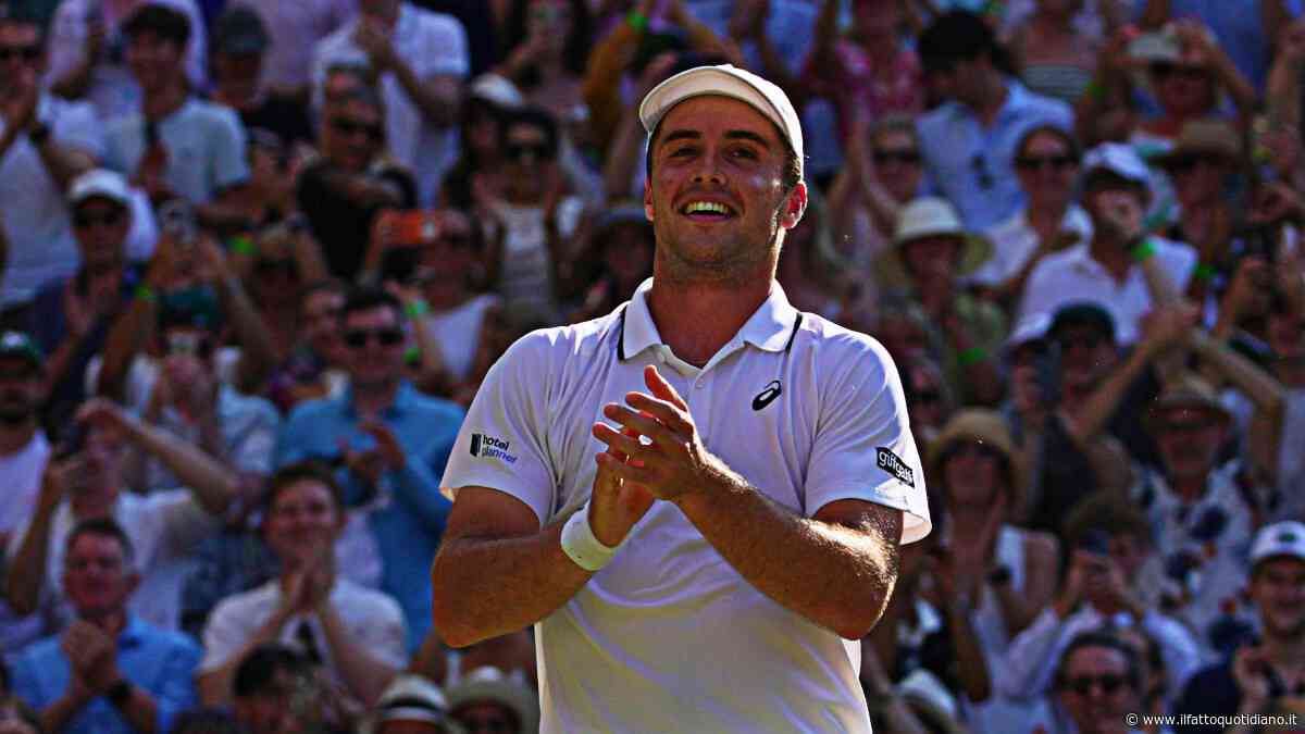 Chi è Arthur Fery, il britannico che da wild card sogna la finale a Wimbledon: il padre presidente nel calcio, la mamma tennista e la casa accanto all’All England Club