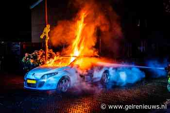 Auto in lichterlaaie, politie zoekt getuigen