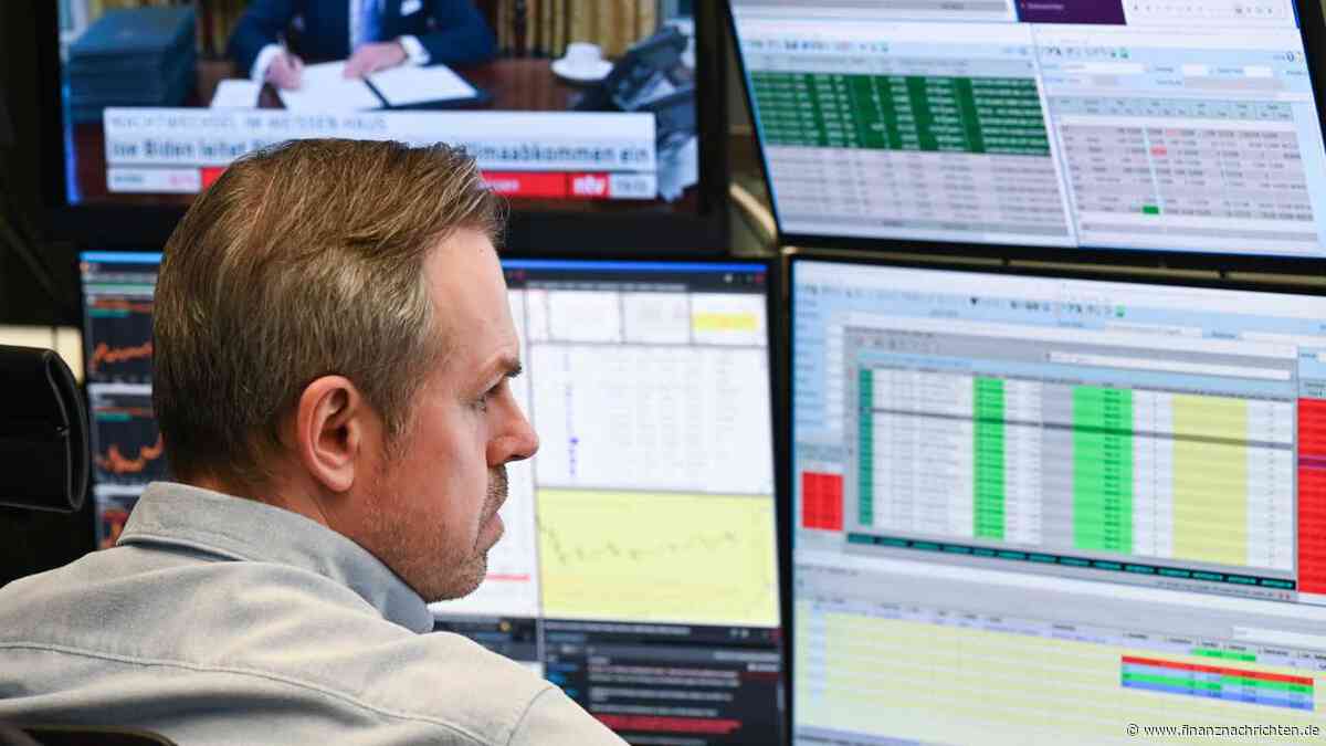 Rallye bei Salzgitter: DAX stabil zum Wochenschluss, Stahlwerte gefragt - Öl fällt weiter, Gold schwach