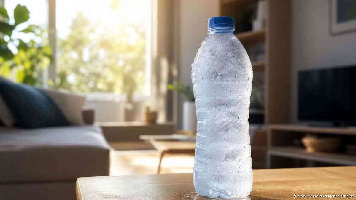 Raum kühlen ohne Klimaanlage: So funktioniert der Wasserflaschentrick
