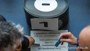 Bundestag stimmt für Krankenkassen-Sparpaket