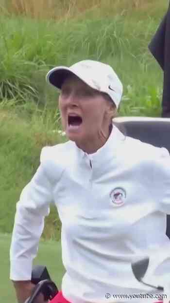 She couldn’t believe it! A perfectly-played pitch from Annie Hayes 👌