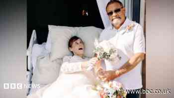 Tributes paid to woman married in hospice wedding