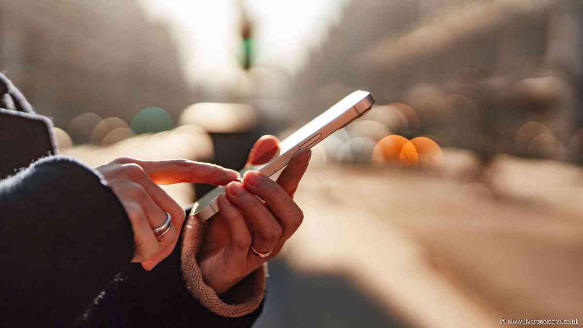 Phones will stay charged for longer by making one simple change during heatwave