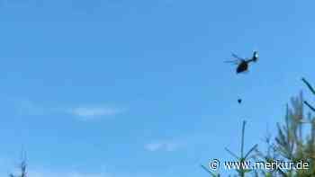 Waldarbeiter eingeklemmt: Verletzter (30) per Helikopter-Winde gerettet