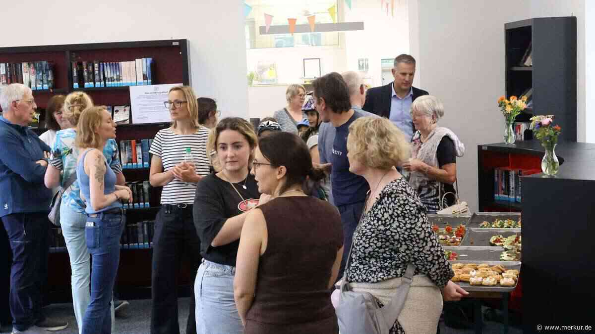 Stadtbücherei feiert 30-Jähriges: Aus 200 Büchern wurden 41.000 Medien