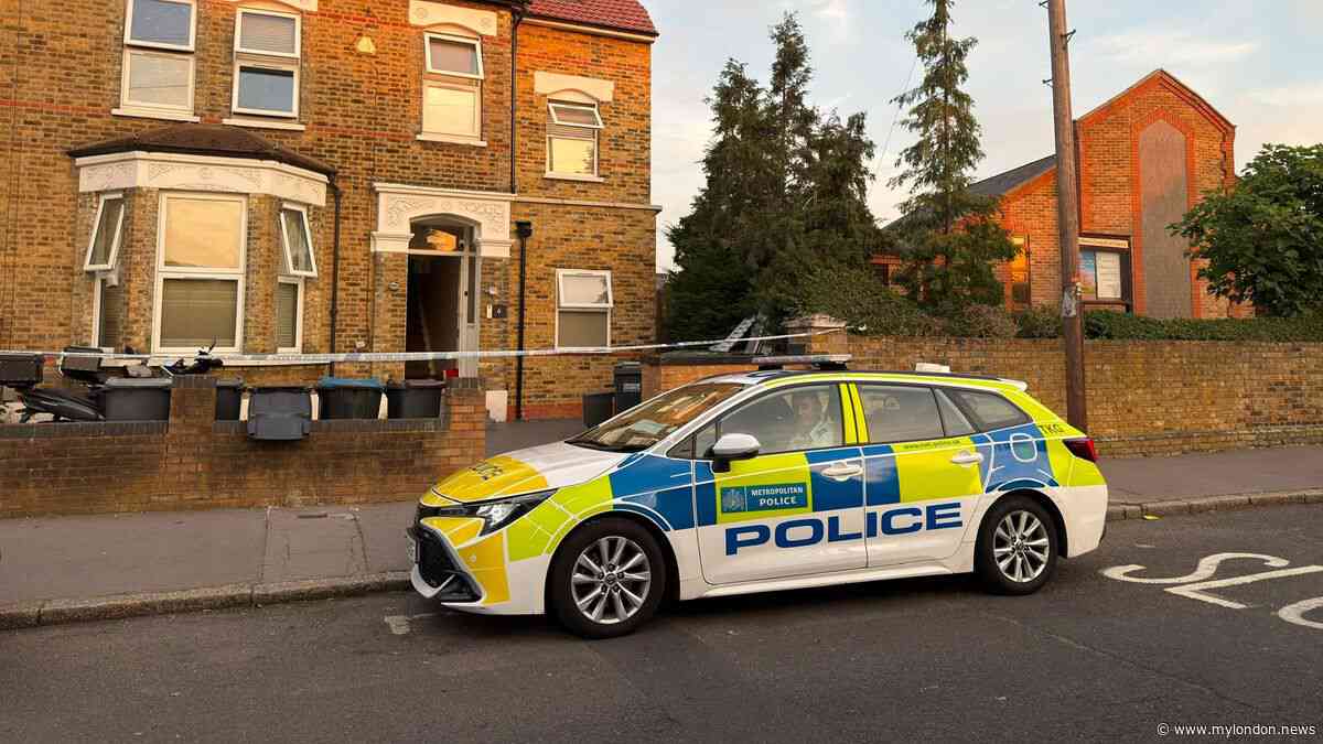 Croydon stabbing recap man in his 20s killed in Thornton Heath 'fight'