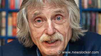 Johan Derksen over veertig jaar journalistiek en bizarre personeelsperikelen: ’Pensioen verloste me uit deze chaos’