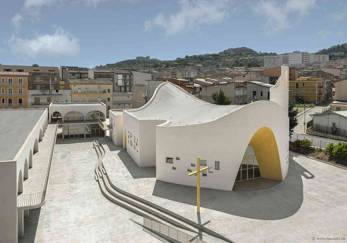 Sizilianische Hütte - Kirchen- und Gemeindezentrum in Licata von Francesco Lipari, Lillo Giglia und Giuseppe Conti