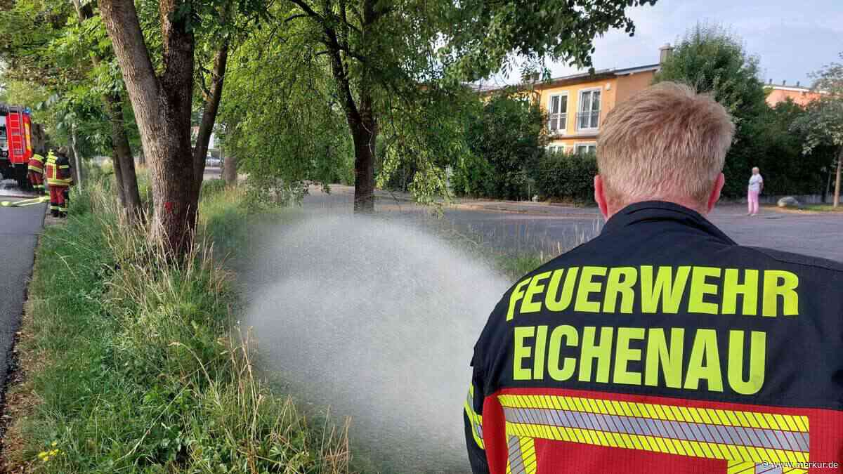 Unbekannte Substanz entdeckt: Feuerwehr spült Bach – Polizei ermittelt