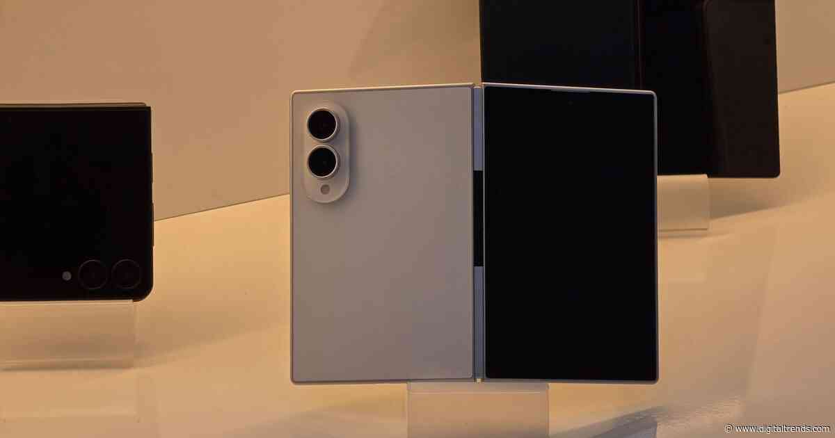 This photo might be your first real look at the Galaxy Z Fold 8