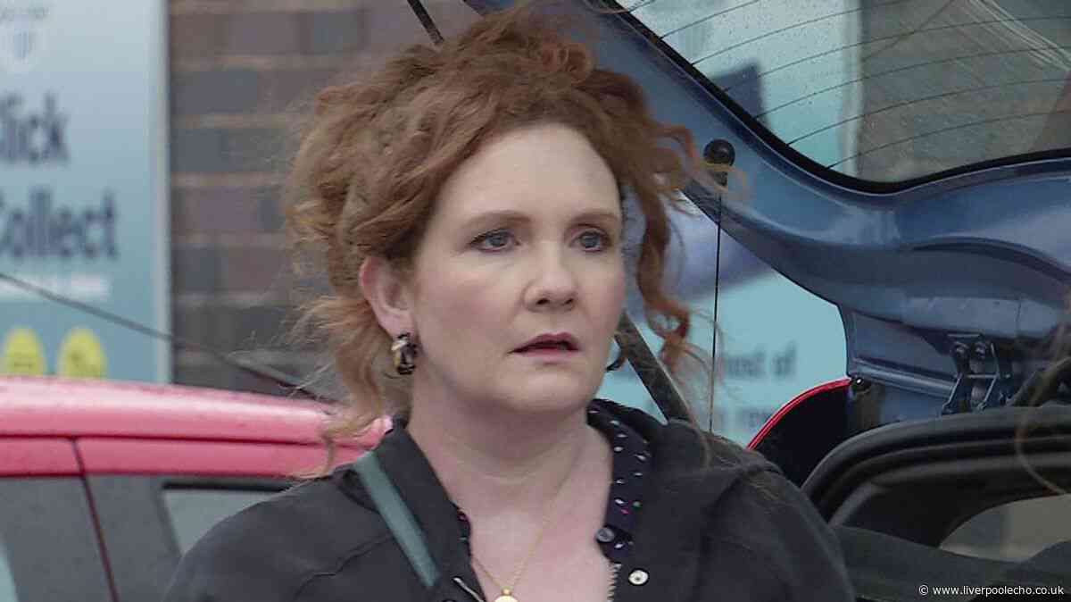 Coronation Street fans 'work out' Fiz's affair with resident in 'ultimate betrayal'