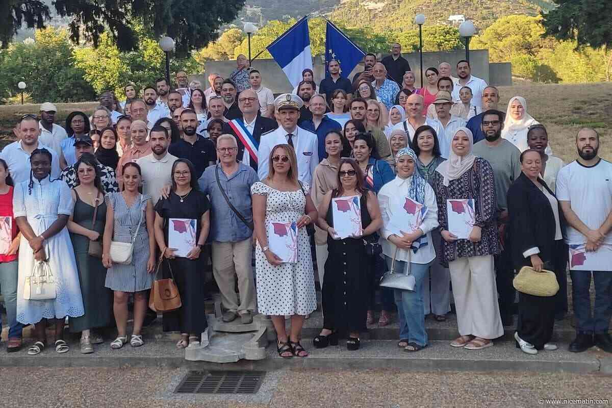 « Un honneur et une fierté » : soixante-cinq personnes naturalisées françaises à Toulon