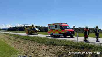 Motorradfahrer überholt Kolonne – Linksabbieger übersieht ihn