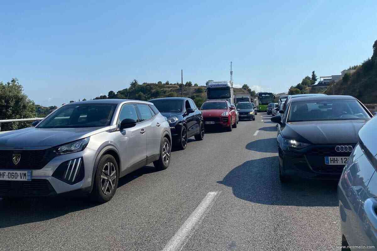 Un accident sur l’autoroute A8 provoque un énorme bouchon de deux heures dans le contournement de Nice