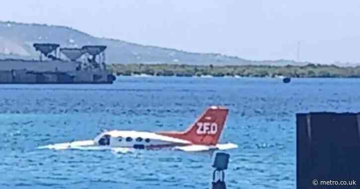 Passengers forced to swim to shore after plane makes emergency landing