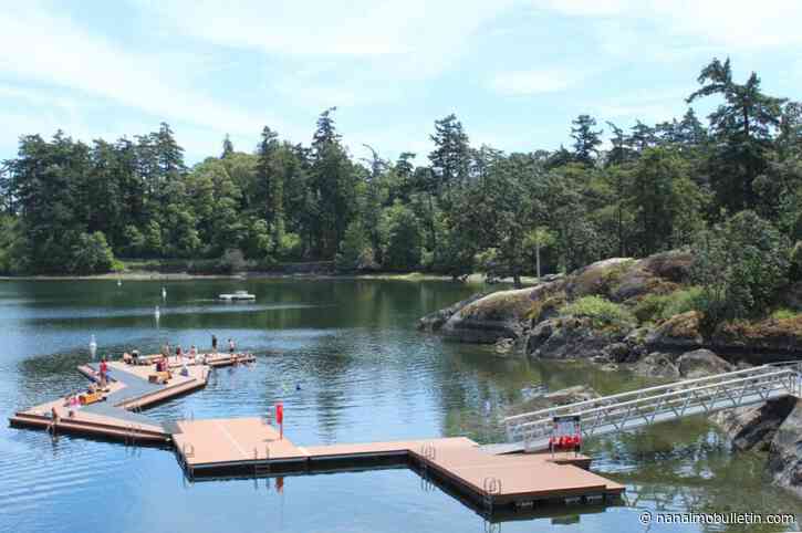 Sewage discharge closes popular Victoria swimming spot