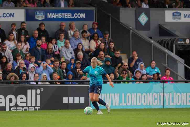Bristol City sign London City Lionesses forward Lindström