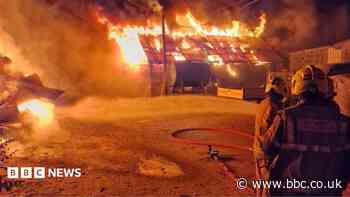 Ten people rehoused as fire affects mobile homes