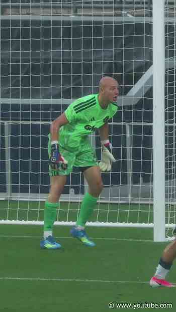 Guardian of the net 🧤Donovan Parisian came up big between the posts in yesterday's friendly 🔥