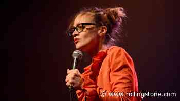 Fiona Apple Wants to Write About the ‘Endless Barrage of Horrors’ in Today’s World