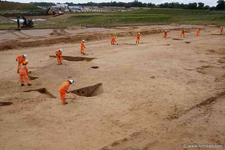 British Archeologists Find 5,800-Year-Old Neolithic Monument in Suffolk