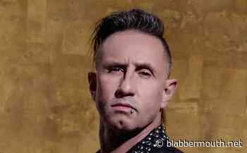 SHINEDOWN's ERIC BASS Is Receiving Treatment After 'Serious Mental Health Crash'; Replacement Touring Bassists Announced