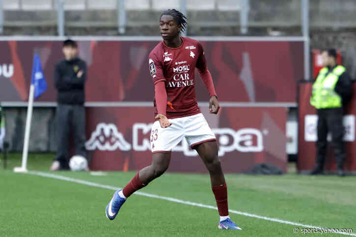 Report: Arsenal set to battle Newcastle United in the race for midfielder