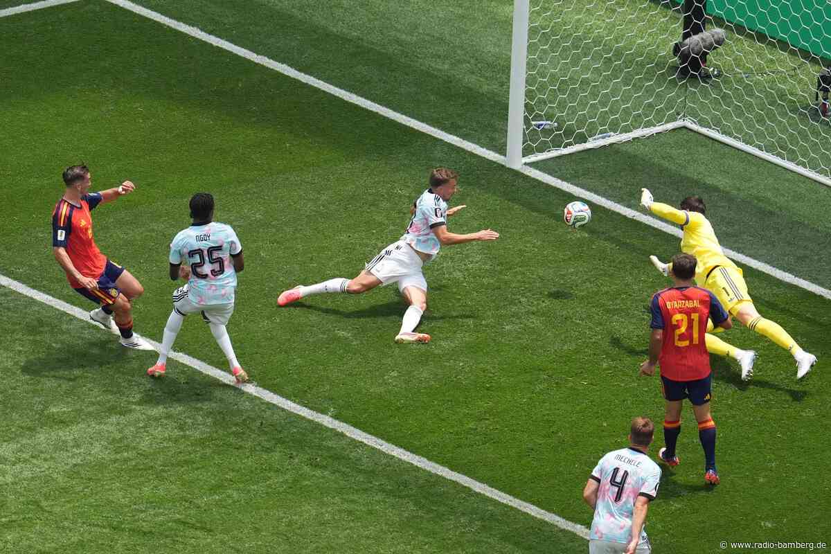 Merino erlöst Spanien: Belgiens Torwart-Drama
