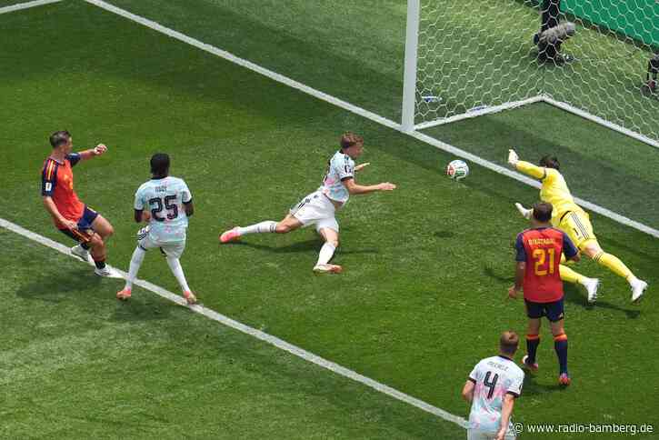 Merino erlöst Spanien: Belgiens Torwart-Drama