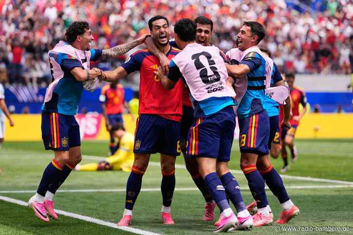 Merino erlöst Spanien bei belgischem Torwart-Drama