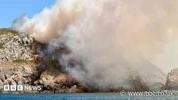 Major incident as large island fire breaks out