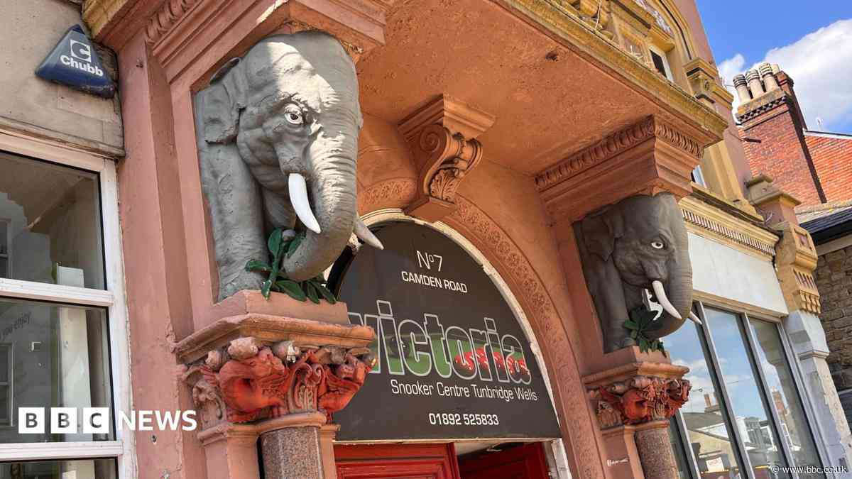 Threatened snooker club backs bid to have site listed
