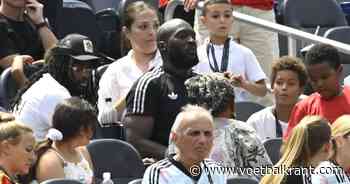 📷 FOTO: Lukaku en De Bruyne in tranen: familie biedt troost aan aangeslagen Rode Duivels na WK-exit