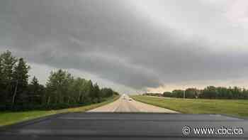 Thunderstorm blows through Edmonton, leaves behind road closures, power outages