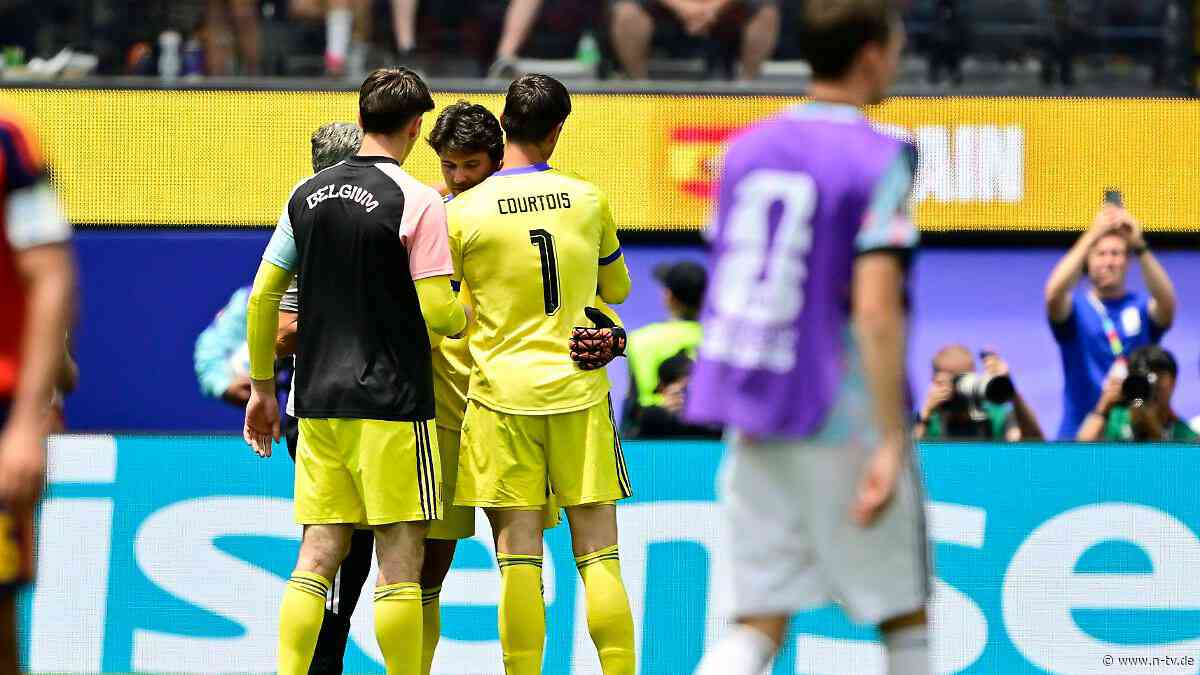 "Beschissenes Gefühl": Weinender Courtois drückt Belgiens patzenden Ersatz-Torwart ganz fest