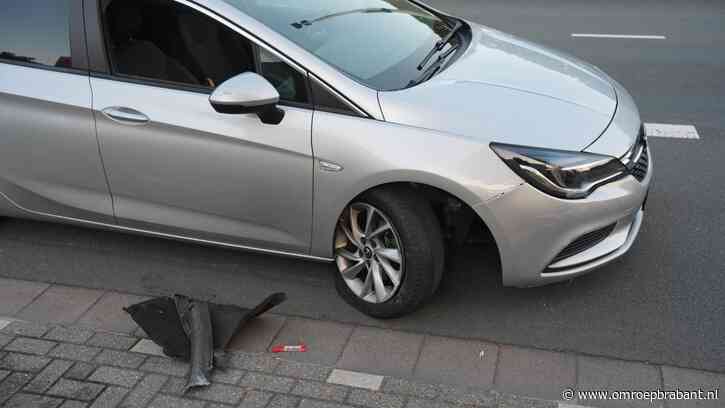 Automobilist eet rustig maaltijd na ongeluk, auto liep twee lekke banden op