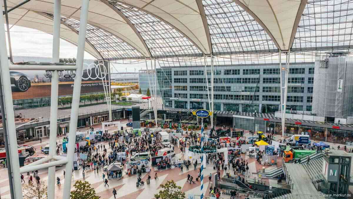 Berufsfit am Flughafen: Schülerin übt Herzdruckmassage zu Helene Fischer