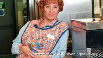 Limited £20 Manchester tickets available as Victoria Wood's Dinnerladies gets adaptation with Les Dennis
