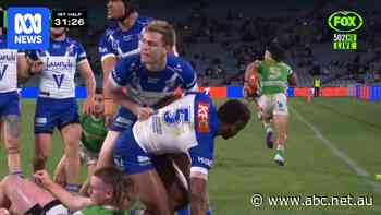 Live: Savage catches Dogs napping as he sprints away for 102m try