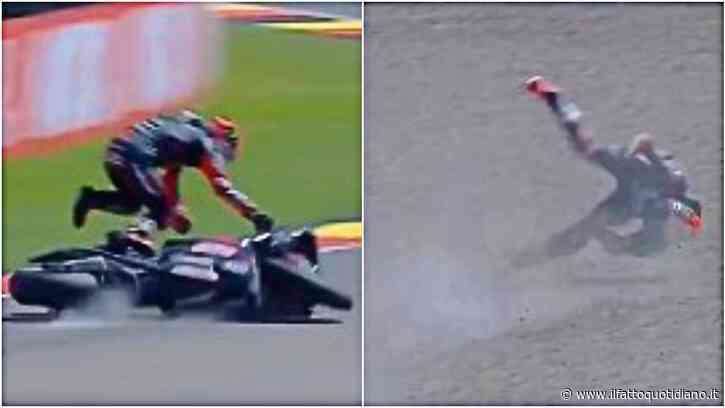 MotoGp, non c’è pace per Bezzecchi: cade anche in Germania, frattura scomposta alla clavicola. Torna in Italia per operarsi