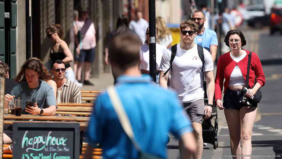 Met Office issues Greater Manchester weekend weather verdict as temperatures to hit 30C