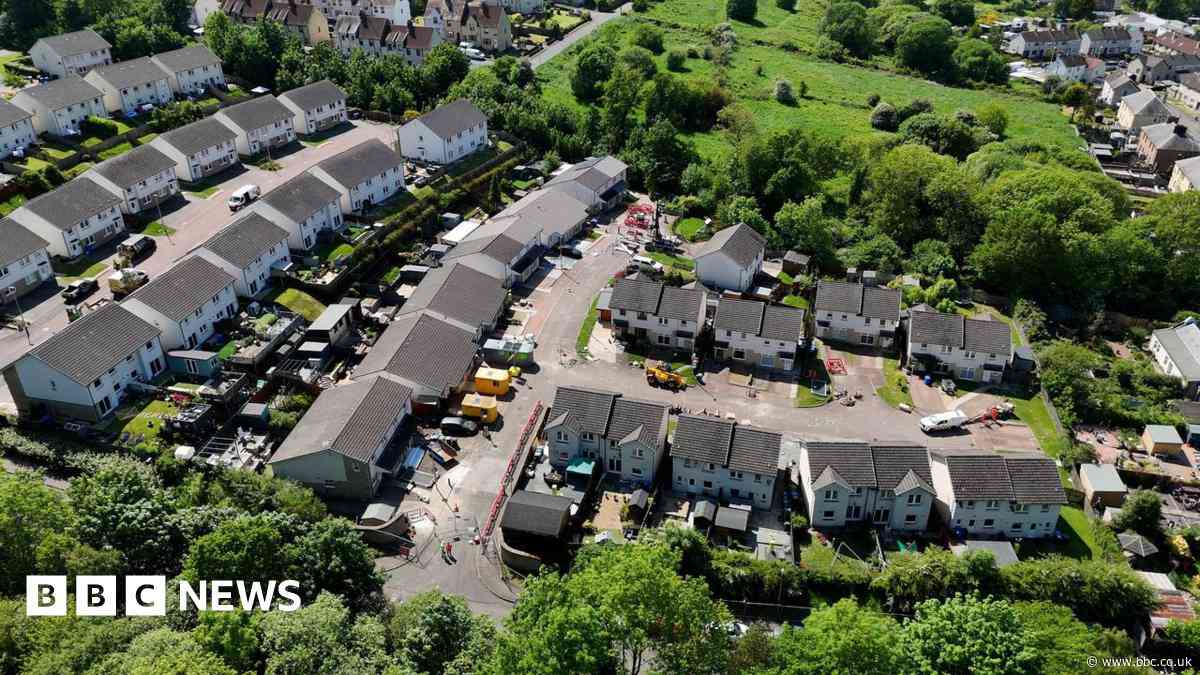 More homes evacuated in Coalsnaughton ground movement probe