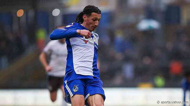 Tottenham winger Akhamrich joins Orient on loan