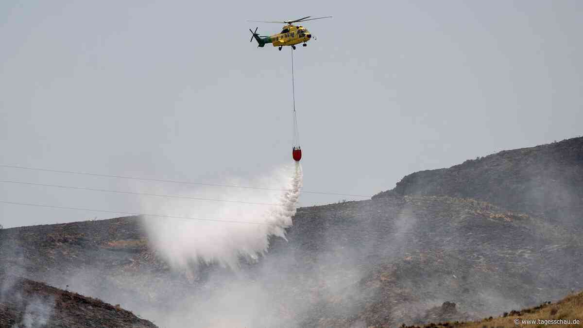 Flammen in Andalusien breiten sich aus
