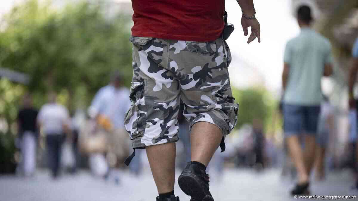 Sommerhitze: Knigge-Expertin rät zu mehr Rücksicht beim Outfit