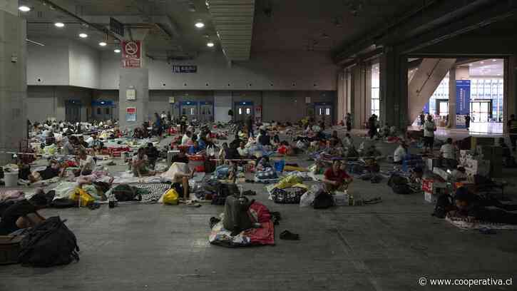 Tifón Bavi obliga a masiva evacuación en China, y deja heridos en Japón y Taiwán